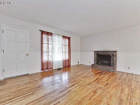 2nd image of 171 NE 31st Ct