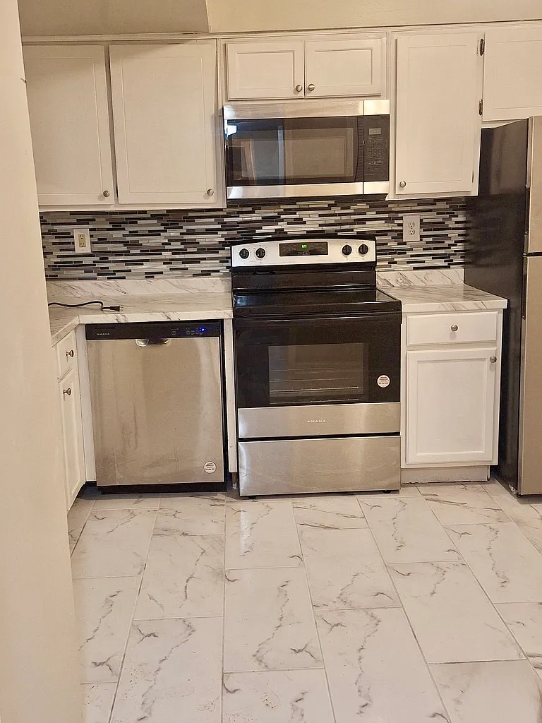 3 bed, 2.5 bath, 1530 sqft, $1,500 — Photo 4