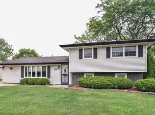 1414 Colby Ln, Schaumburg, IL