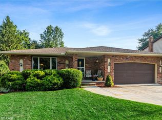 14365 Revere Cir, Middleburg Heights, OH