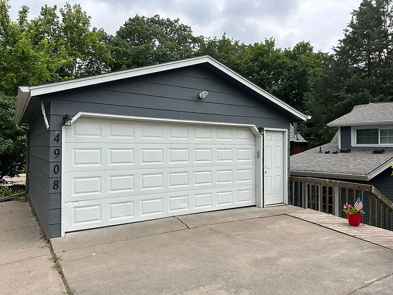 Edgewater Dr — Photo 22
