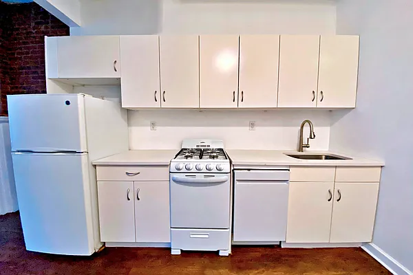 Rented by Douglas Elliman | media 18