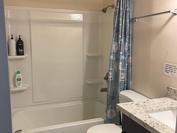 5th image of 139 McDonnell Ave APT 24