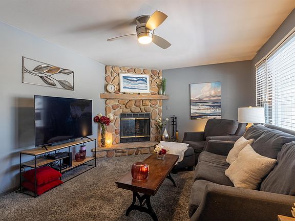 2nd image of 800 Monroe St