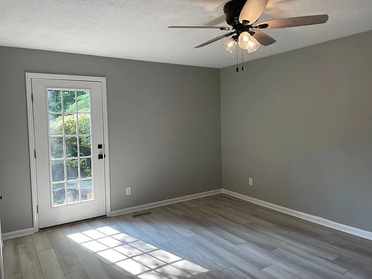 7942 Lake Vista Dr — Photo 23