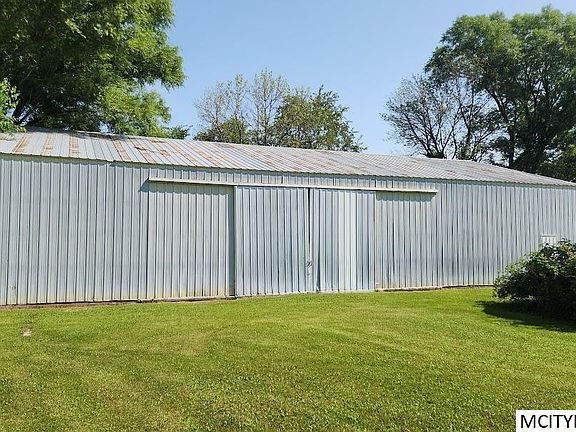 4th image of 4594 Vine Ave