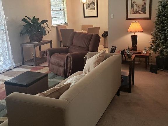 3rd image of 6624 Cervantes Ave