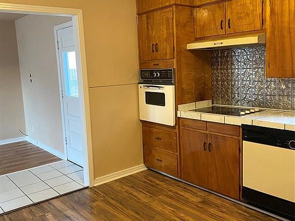 4th image of 1434 S 20th St