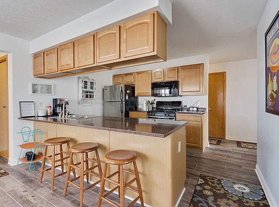 5th image of 900 Kelly Ln #900