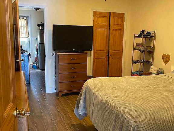 4th image of 2148 Hazen St #2R