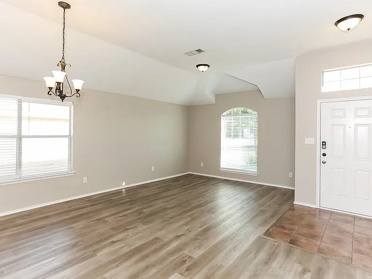 1755 Reynolds St — Photo 9