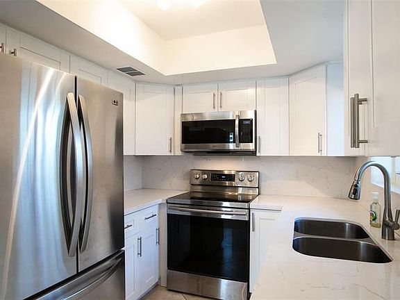 5th image of 1734 NE 20th Ave APT 1