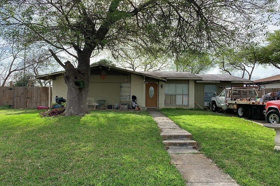 1st image of 262 Park Ln