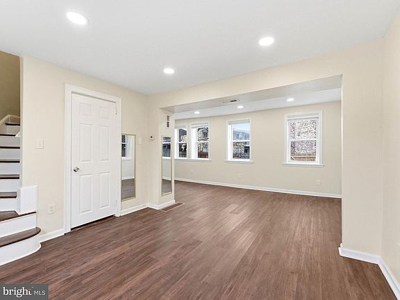 4th image of 2976 N Congress Rd