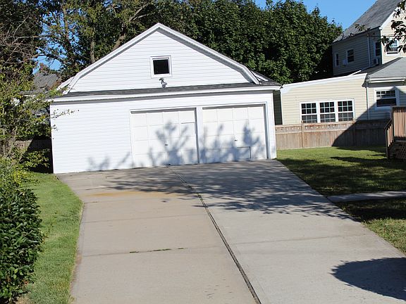 3rd image of 15 Oak Street