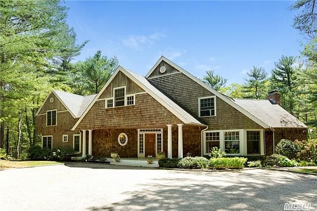 1st image of 5 Old Pine Dr