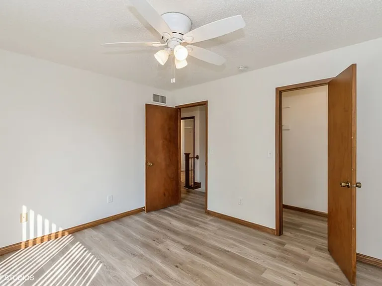 1359 Southview Cir — Photo 16
