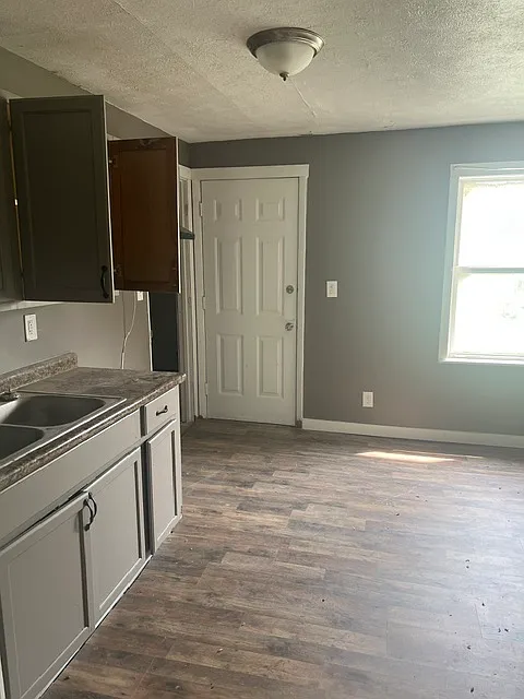 9544 Cloverleaf Road - C — Photo 3