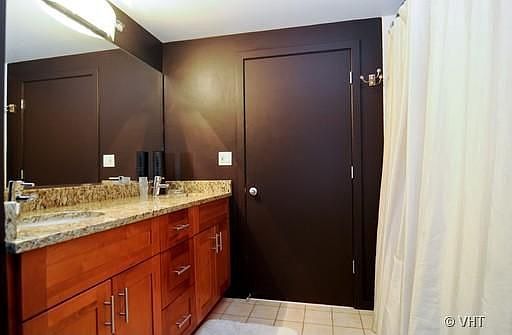 5th image of 360 W Illinois St APT 9C