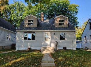 2411 S 73rd St, West Allis, WI 53219