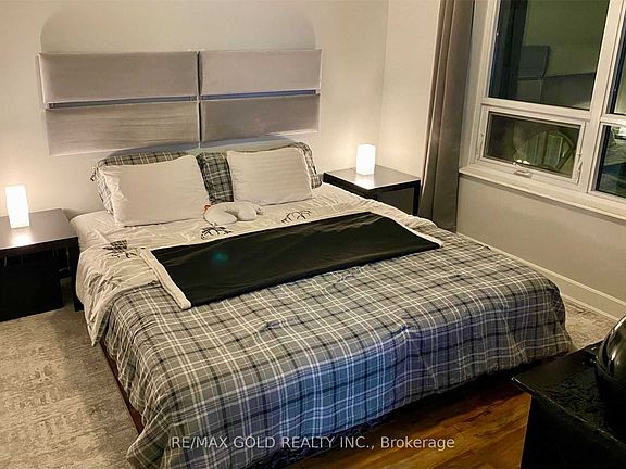 5th image of 2 Eva Rd #330