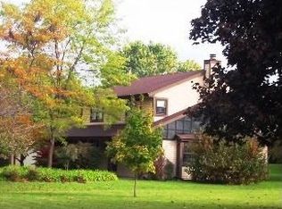 4762 S 81st St, Greenfield, WI 53220