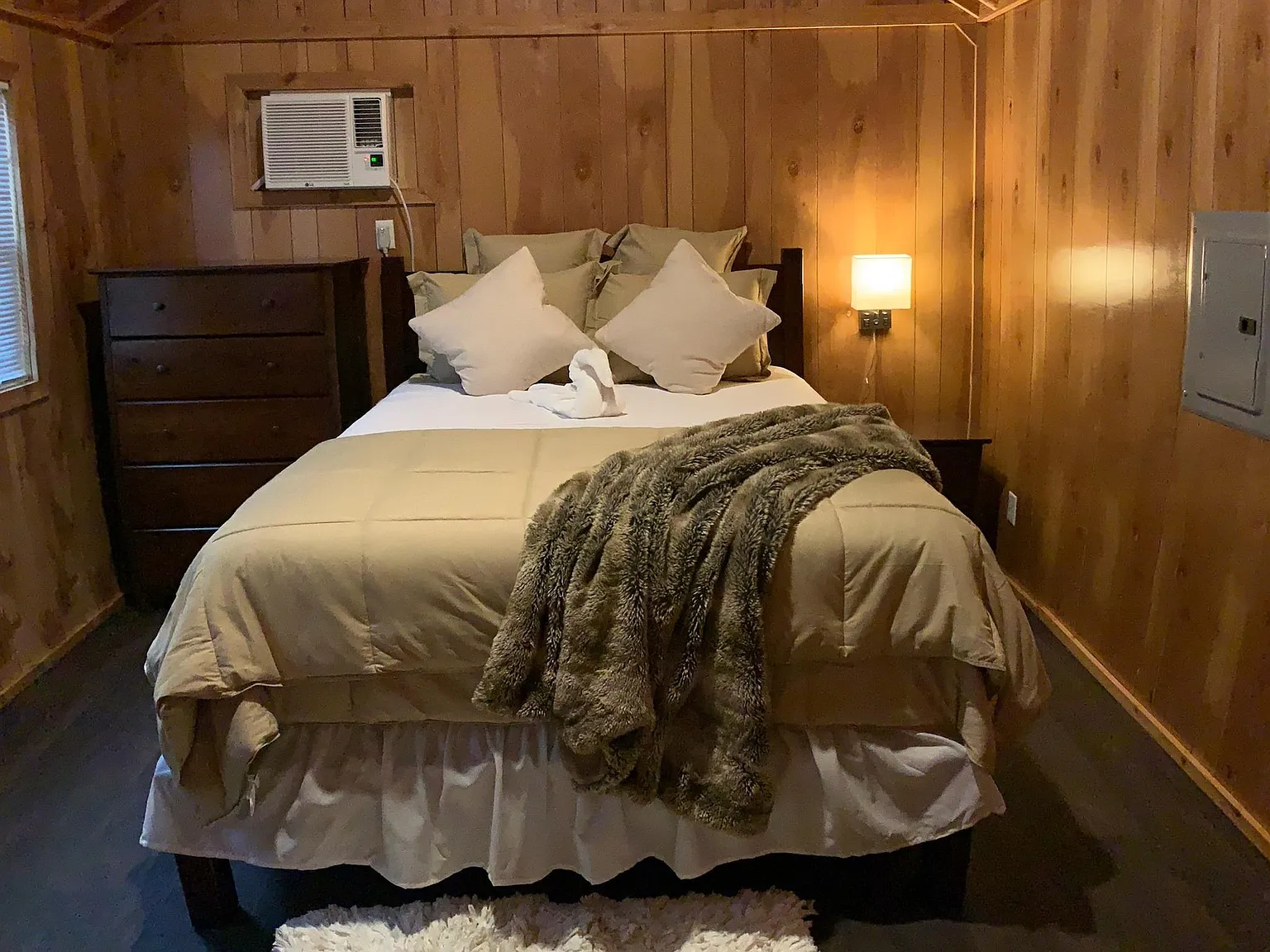 Studio, 200 sqft, $1,500 — Photo 3