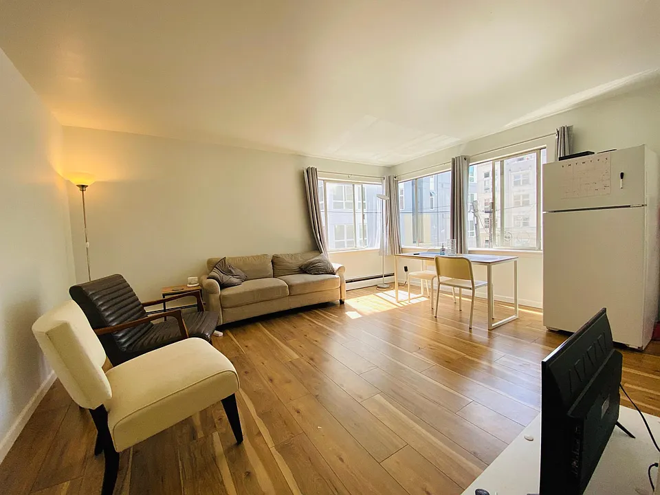 523 E Denny Way #10