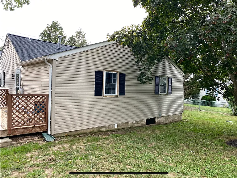 115 Hammond St — Photo 10