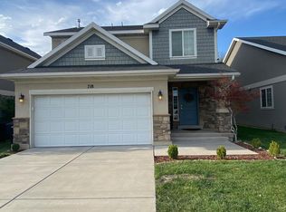 718 W 1045 N, Centerville, UT 84014