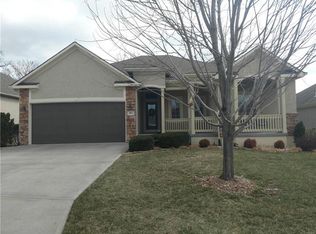 1611 NW Hedgewood Dr, Grain Valley, MO 64029