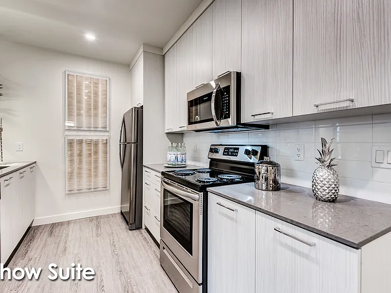 349 14th Ave SW — Photo 4