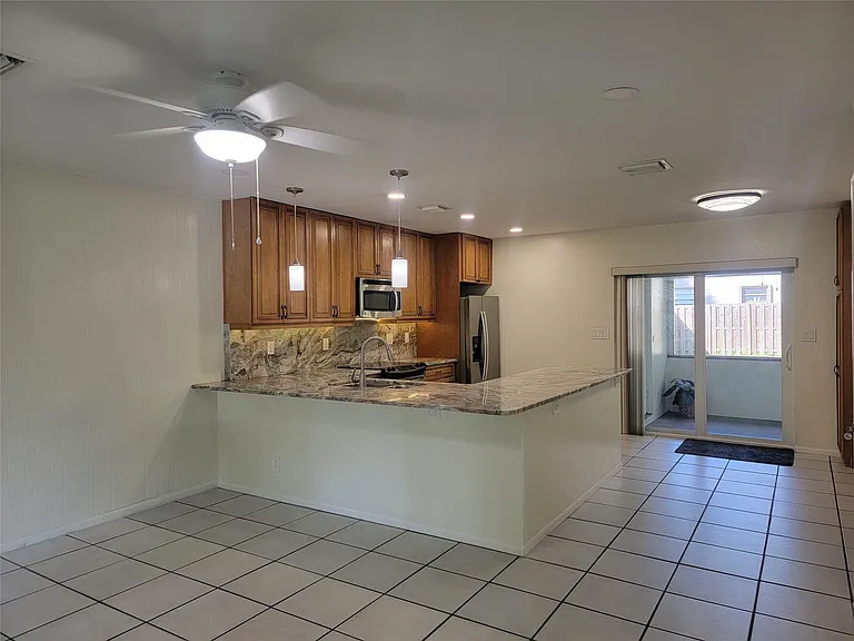 1601 SW 1st Ter #1 — Photo 8