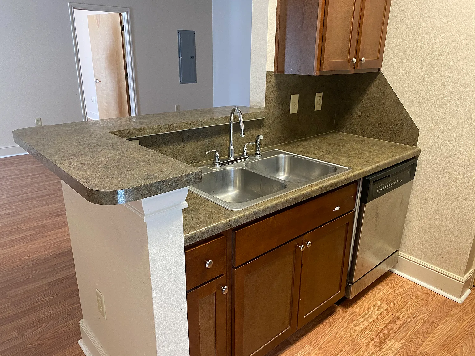 2 bed, 1088 sqft, $1,250 — Photo 4