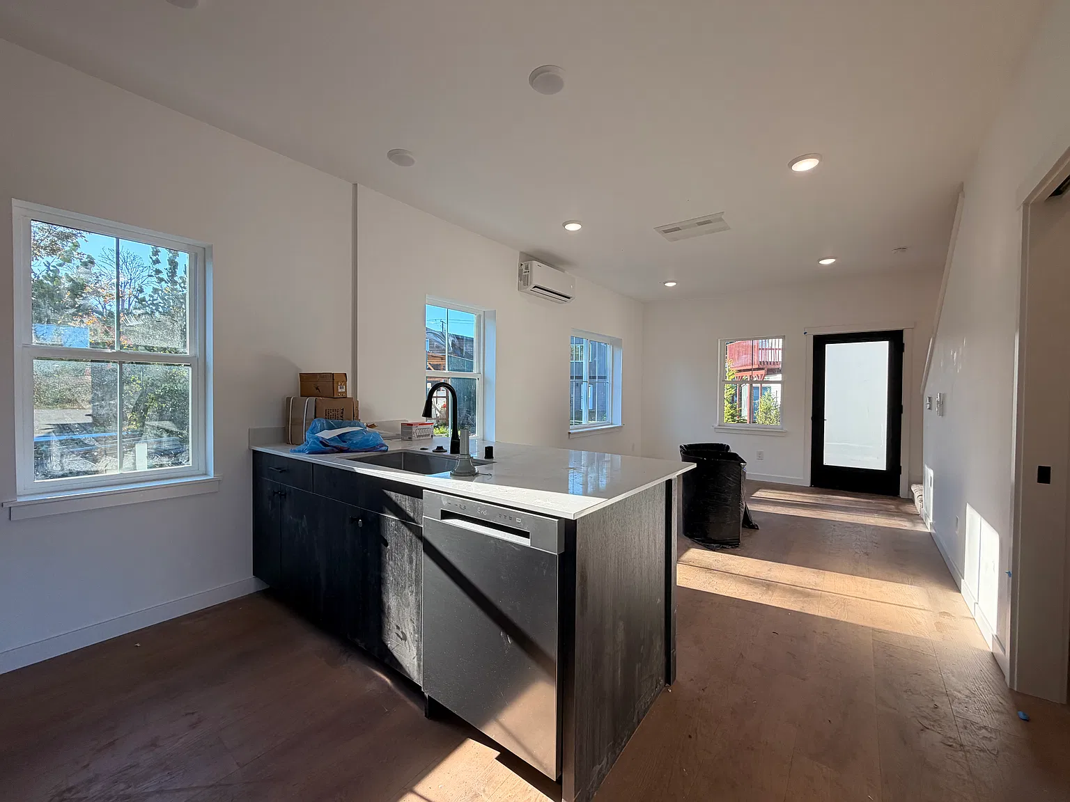 3 bed, 2.5 bath, $2,385 — Photo 3