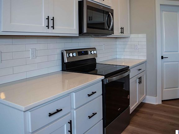 3rd image of 443 N 104th St