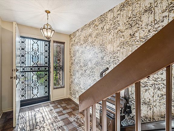 4th image of 4715 Mint Dr #4715
