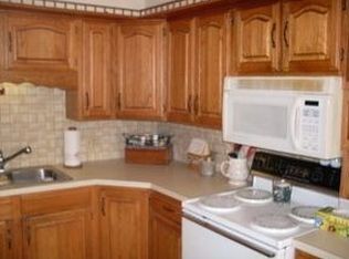 5 Lakeshore Ct, Council Bluffs, IA 51501