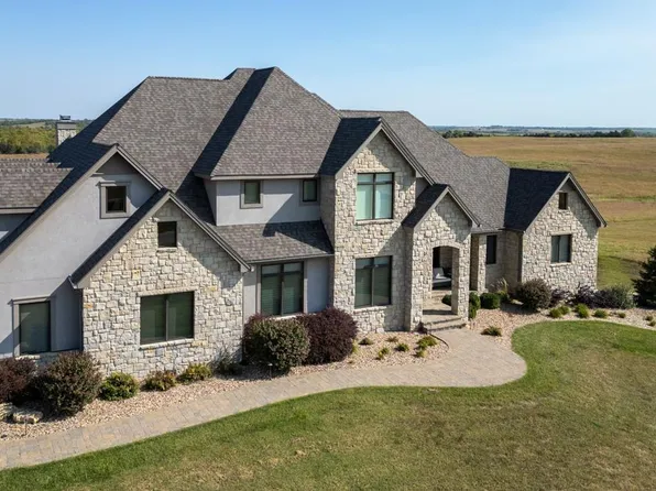 8900 NW 46th St, Silver Lake, KS 66539