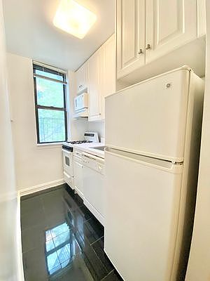 2nd image of 1819 2nd Ave #3A