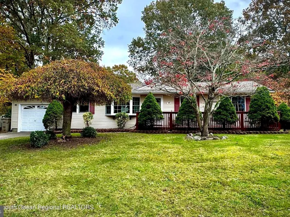 38 Moorage Ave, Bayville, NJ 08721