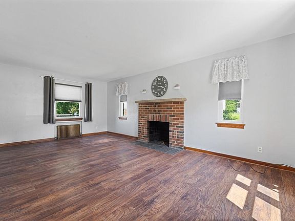 5th image of 1239 Daschbach Dr