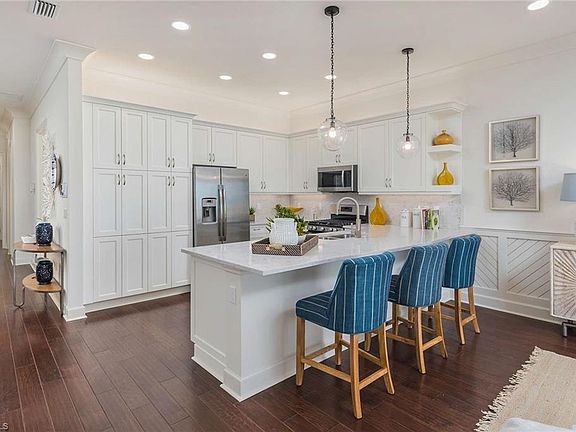 3rd image of 28520 Lobos Cir