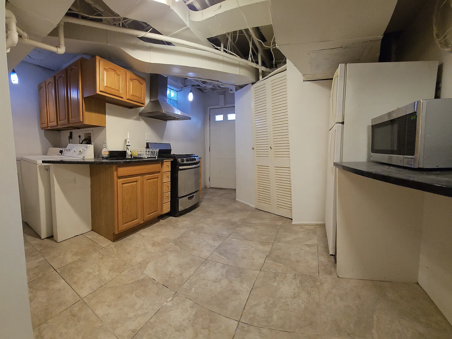 1 bed, 1000 sqft, $1,995 — Photo 2