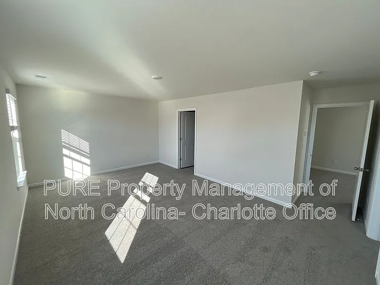 128 Sycamore Springs Dr — Photo 16