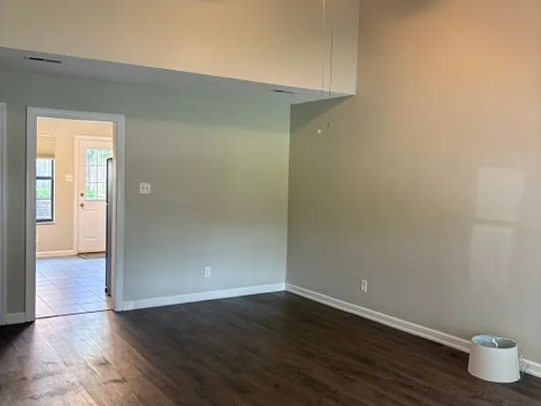 218 S Magnolia St — Photo 12