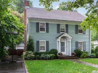 13 Vista Way, Port Washington, NY 11050