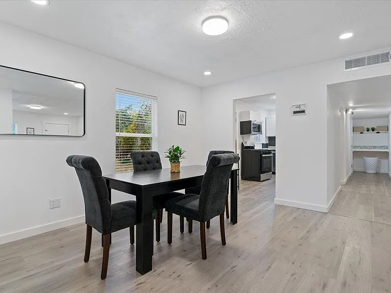 713 Hunter Dr #713 — Photo 3