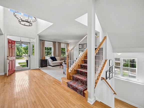 3rd image of 2566 Fielding Dr