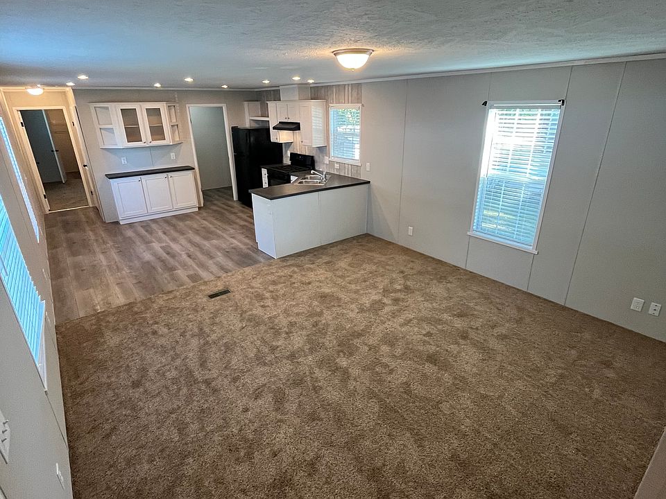 Interior living room/kitchen